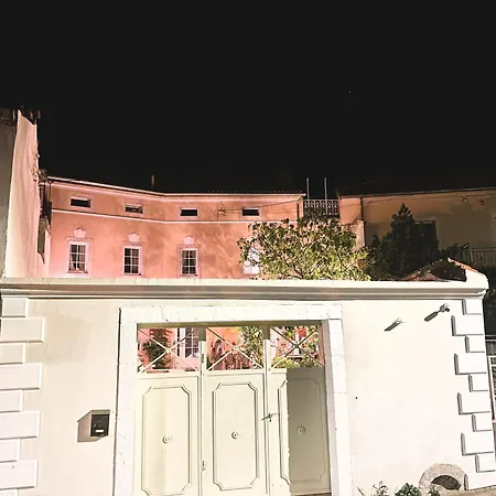 Cotton House Holiday home